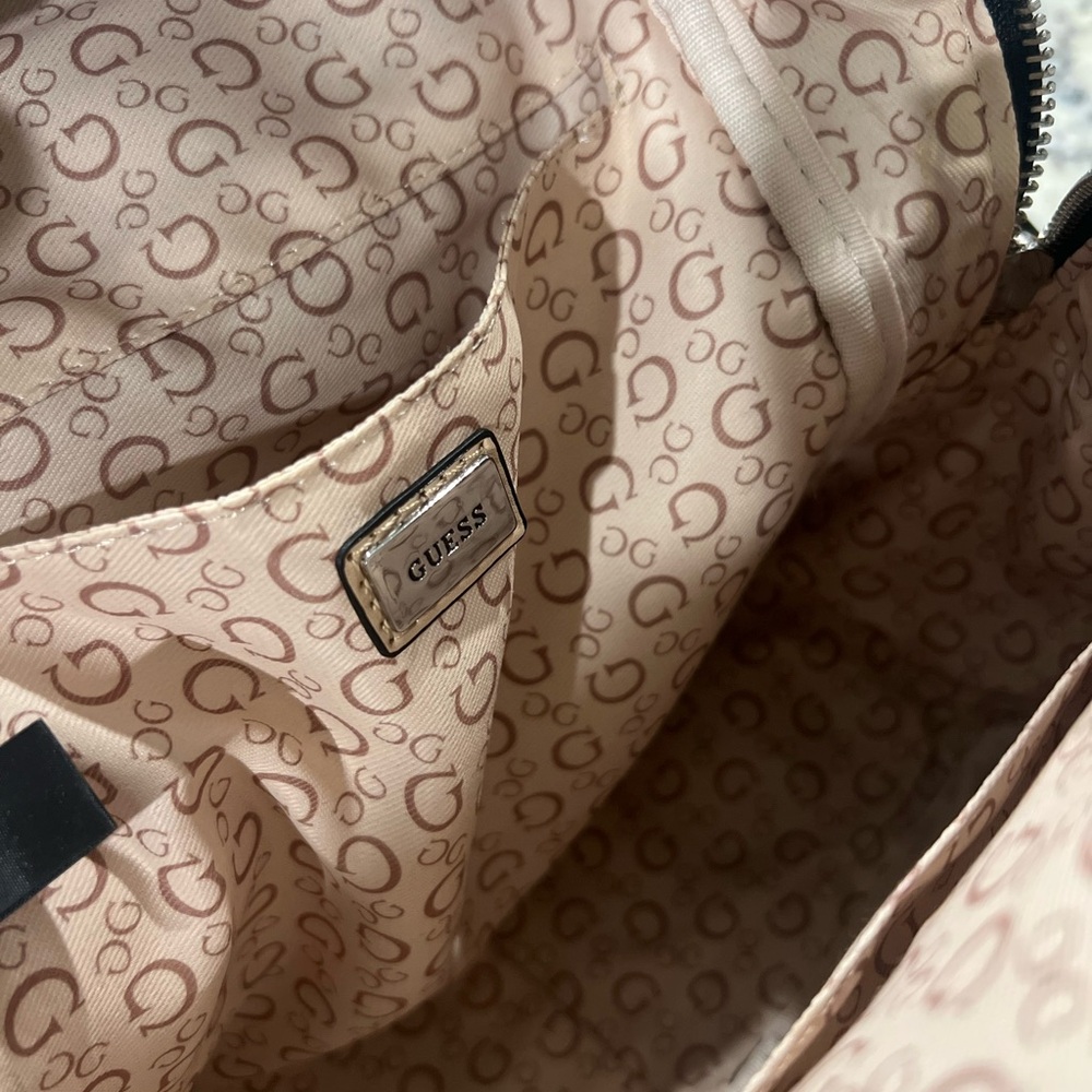 Guess Back Pack - Picture 4 of 8
